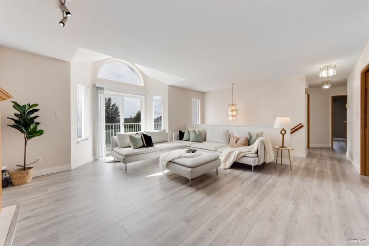 Property Photo:  34631 Baldwin Road  BC V2S 7H9 