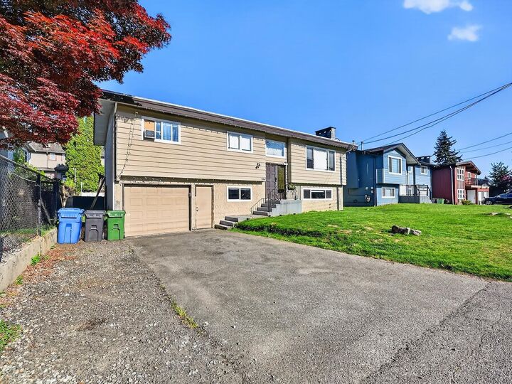 Property Photo:  2068 Ridgeway Street  BC V2T 3X7 