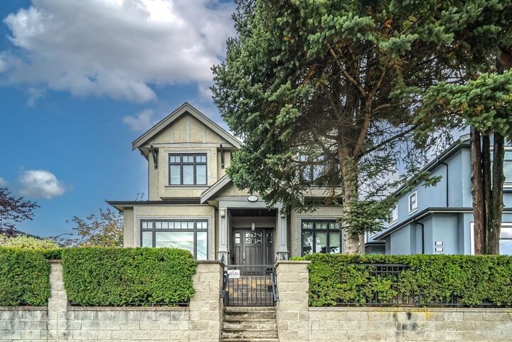 Property Photo: 1507 E 55th Avenue BC V5P 1Z2