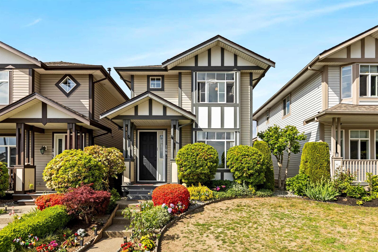 Property Photo:  33751 7 Avenue 106  BC V2V 7C2 