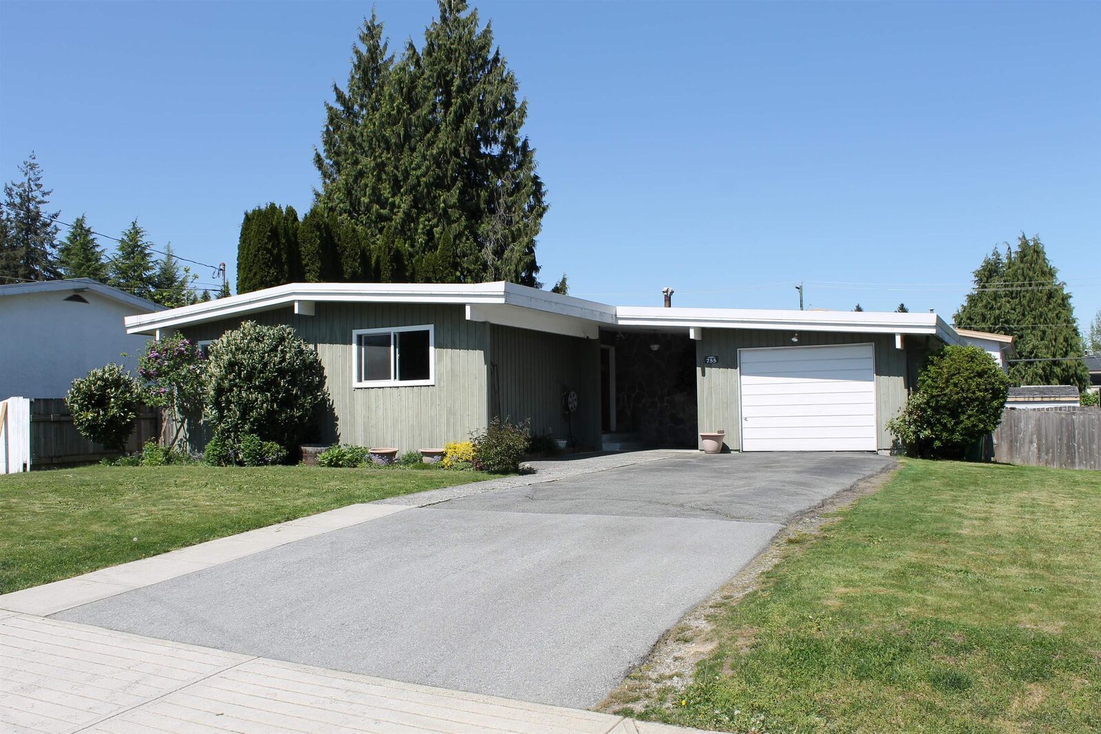 Property Photo:  755 Adiron Avenue  BC V3J 4K1 