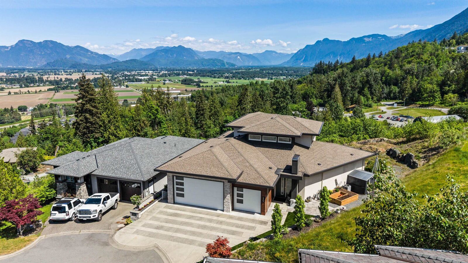 Property Photo:  51075 Falls Court 112  BC V4Z 1K7 