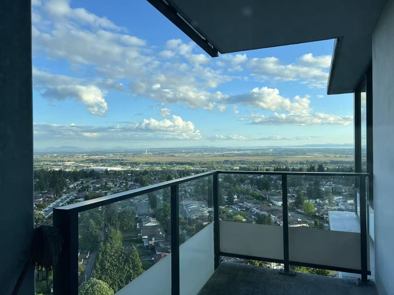 Property Photo:  6658 Dow Avenue 3102  BC V5H 0C7 