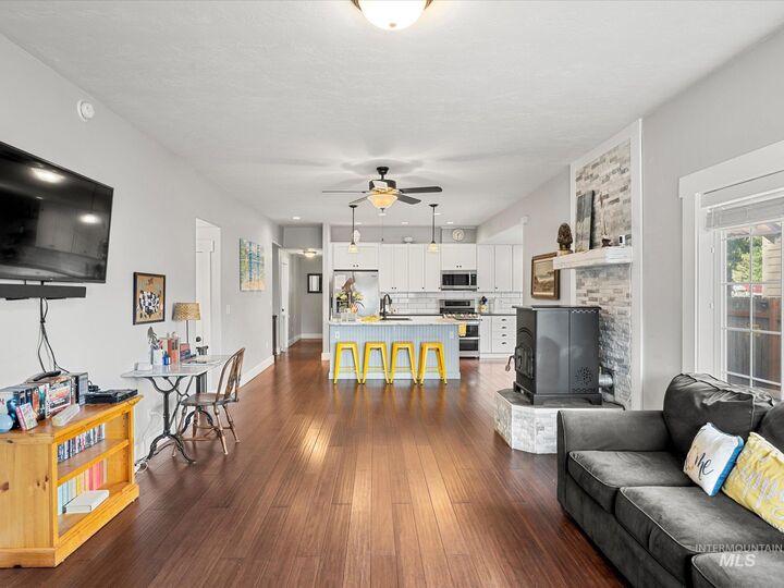 Property Photo:  209 S Front St.  ID 83611 