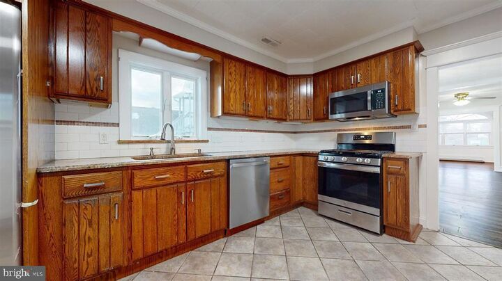 Property Photo:  140 New York Avenue  NJ 08215 