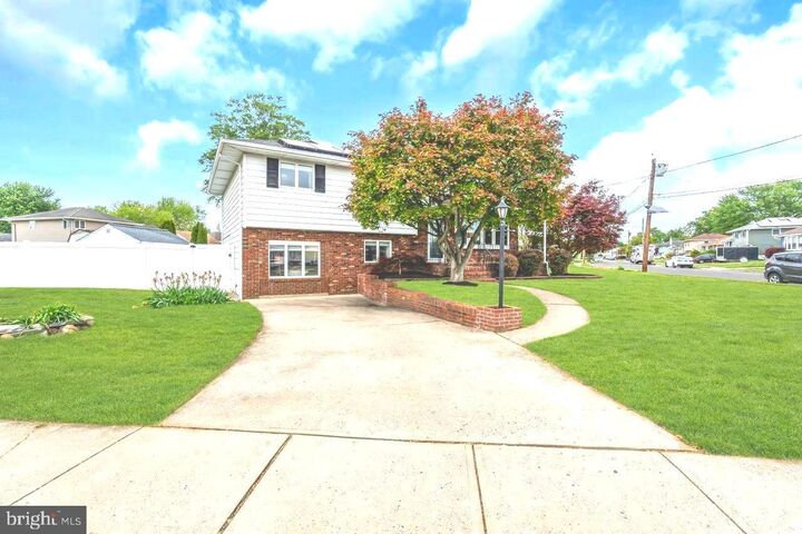 Property Photo:  105 Gary Drive  NJ 08690 