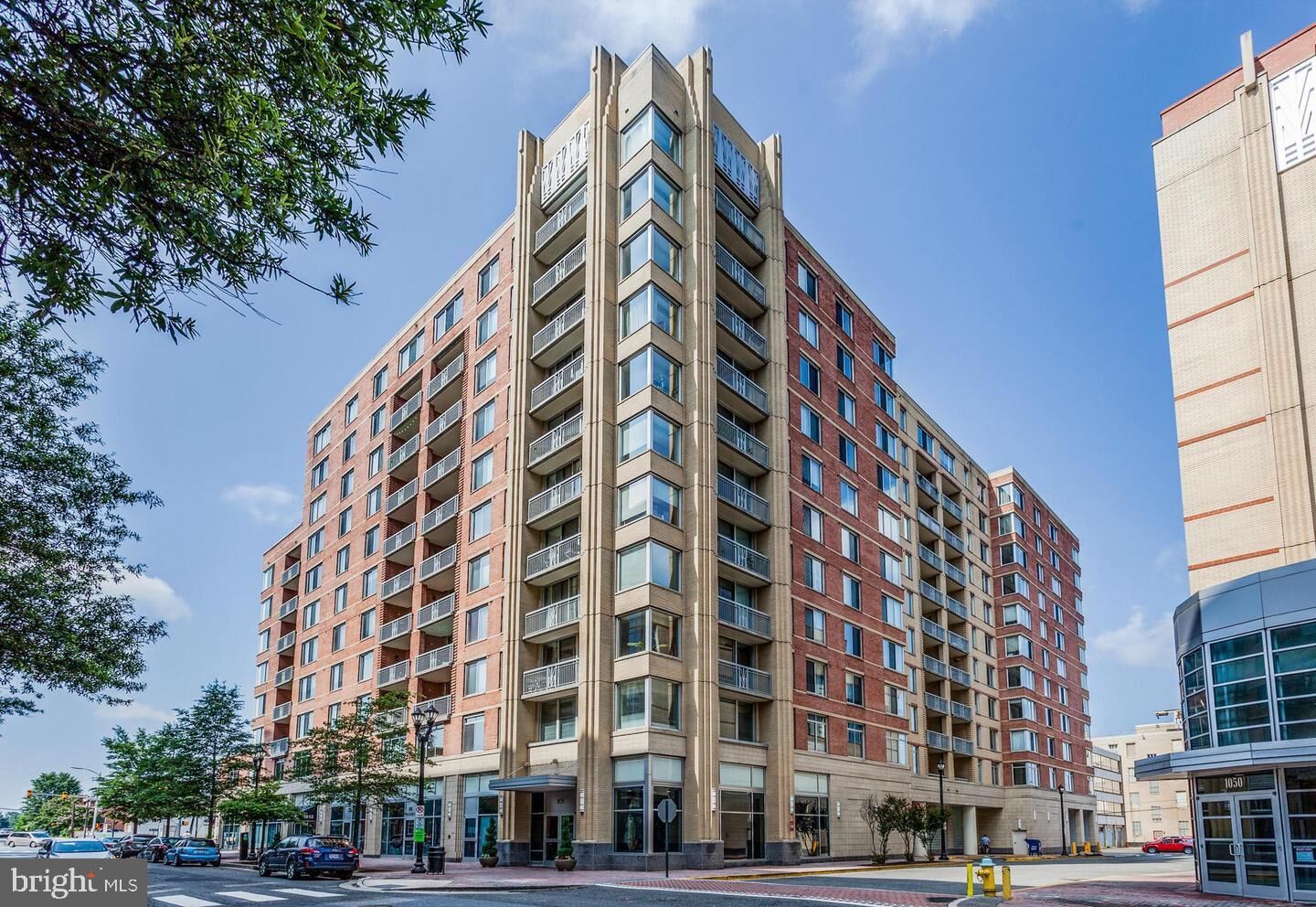 Property Photo: 1020 N Highland Street 703 VA 22201