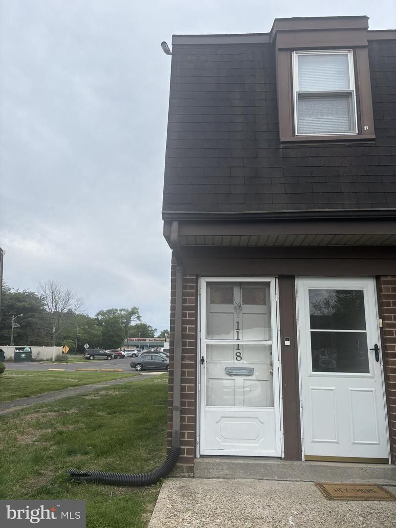 Property Photo:  1118 Kaye Court  NJ 08016 