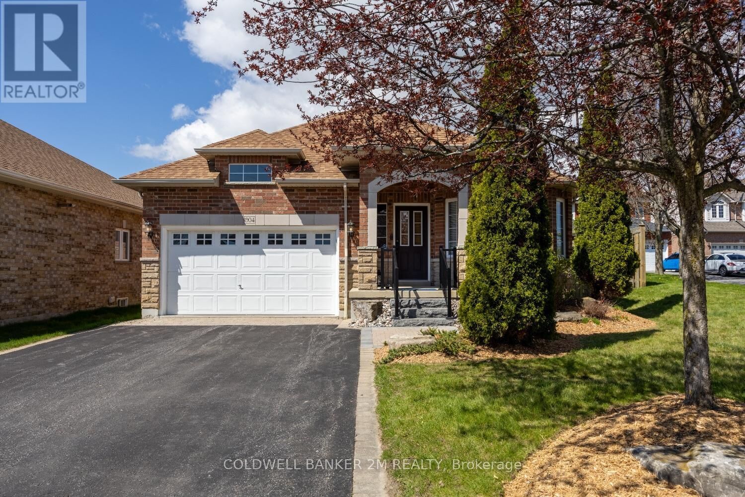 Property Photo:  1904 Clearwater Court  ON L1K 2Z6 
