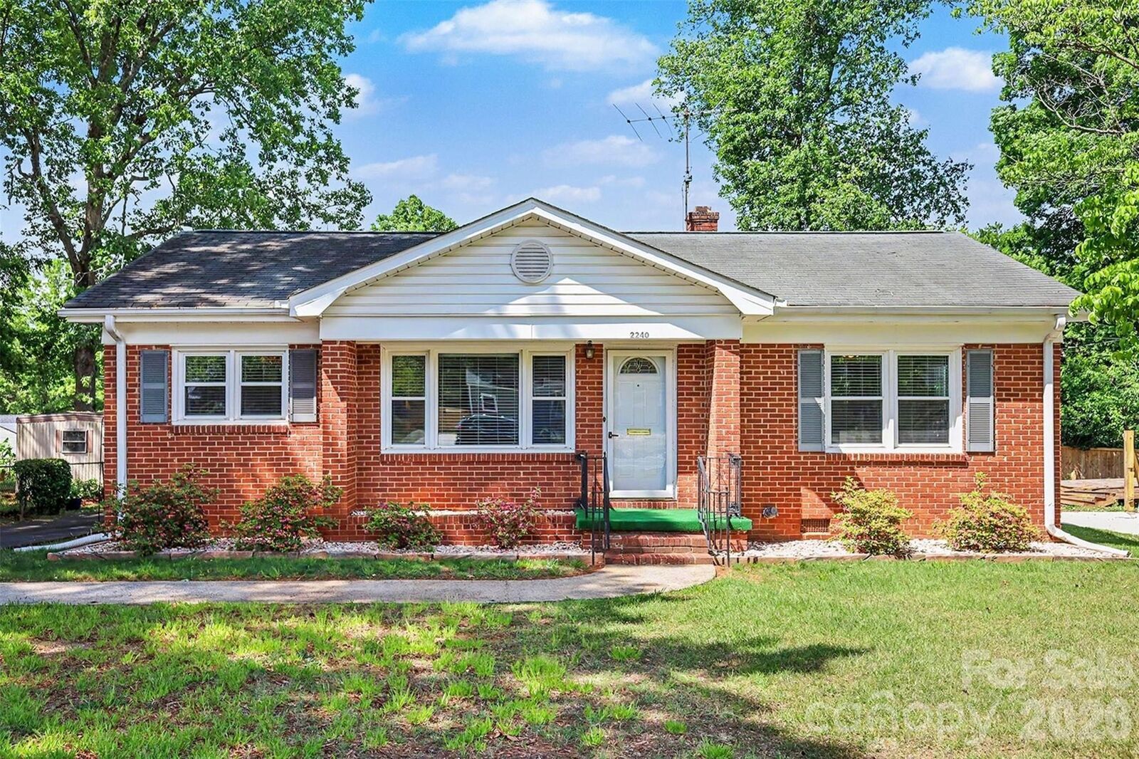Property Photo: 2240 Ashley Road NC 28208