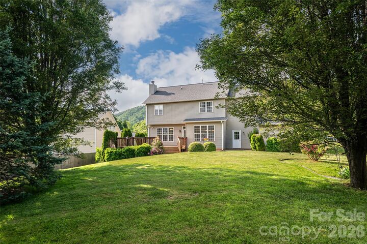 Property Photo: 48 Brownstone Court NC 28732