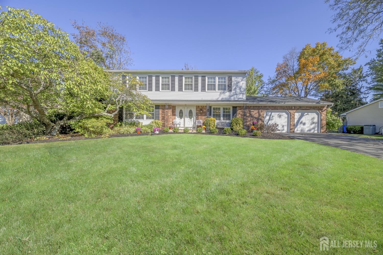 Property Photo:  58 Hamilton Lane  NJ 08536 
