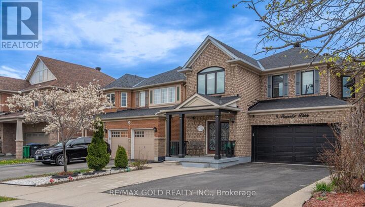 Property Photo:  8 Bayridge Drive  ON L6P 2H8 
