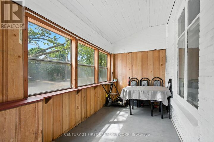 Property Photo:  111 Wharncliffe Road  ON N6H 2A8 