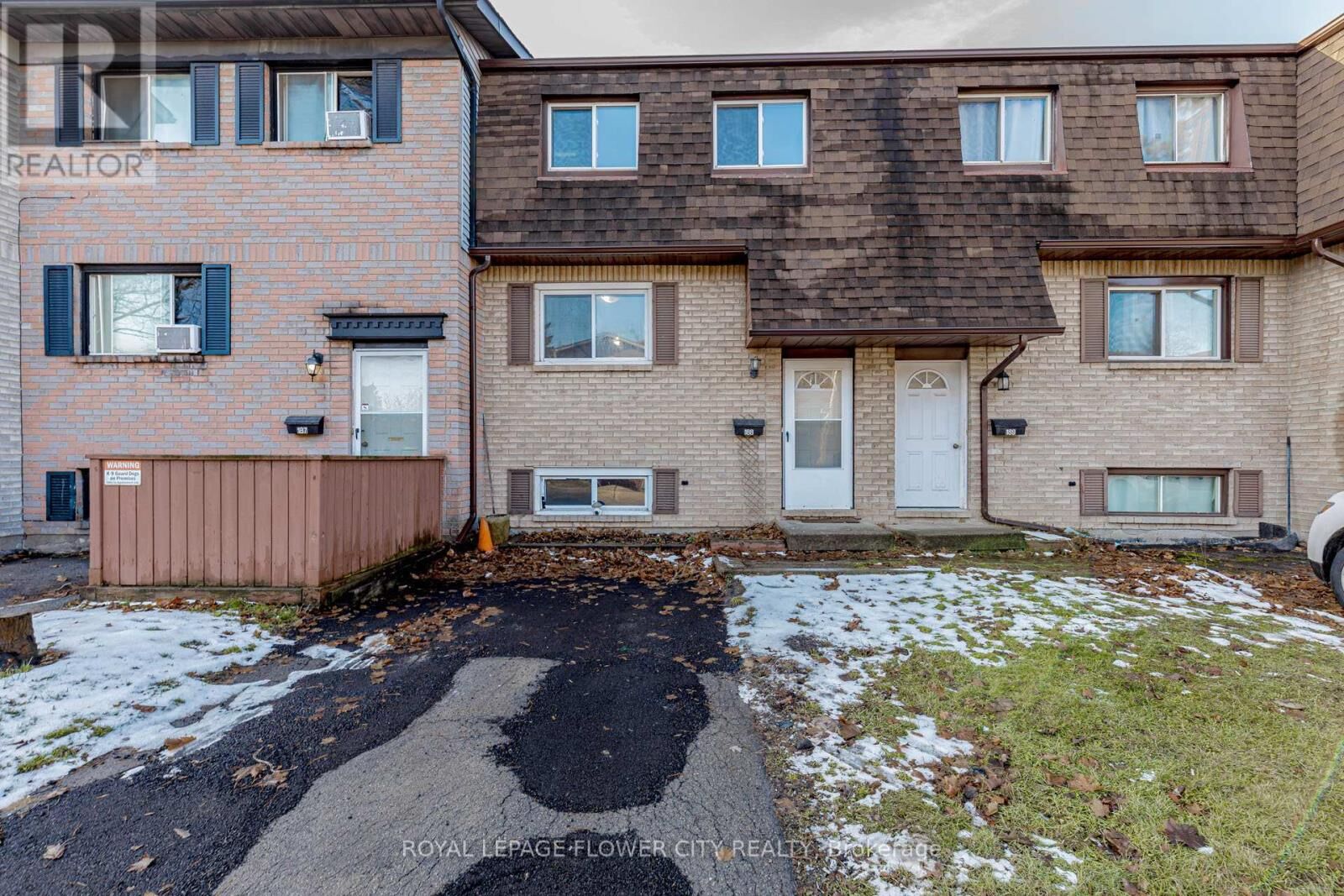 Property Photo:  195 Denistoun Street 188  ON L3C 6P1 