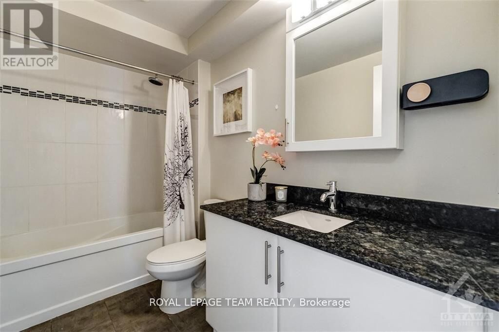 Property Photo:  195 Besserer Street 9  ON K1N 0B6 