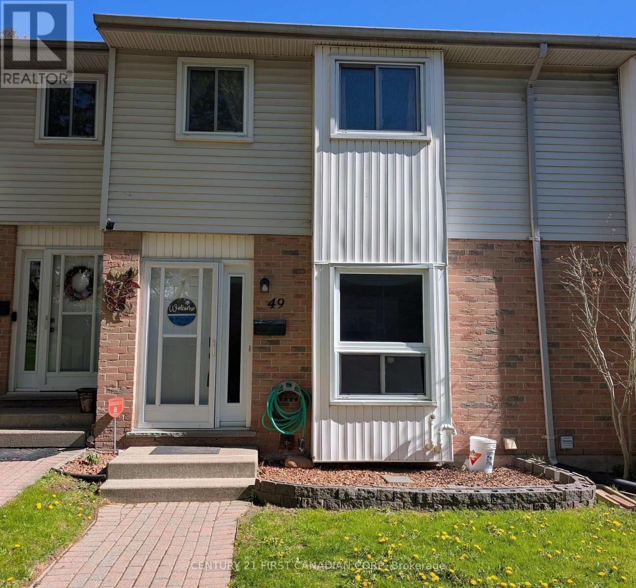 Property Photo:  110 Deveron Crescent 49  ON N5Z 4W7 
