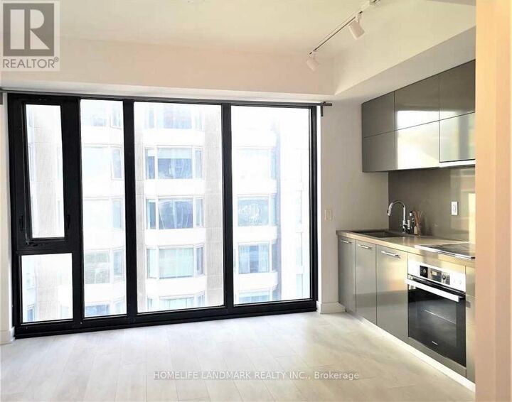 Property Photo:  188 Cumberland Street 1901  ON M5R 2G3 