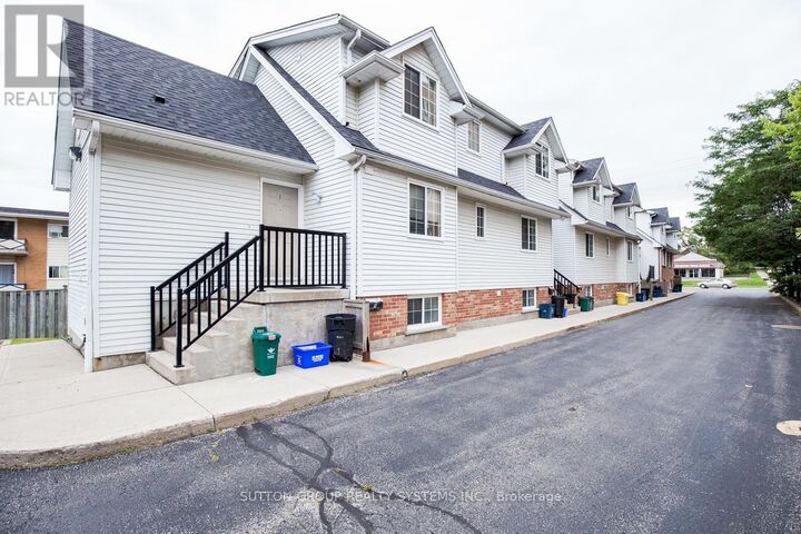 Property Photo:  360 Erb Street West  ON N2L 1W6 