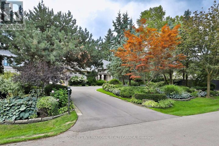 Property Photo:  23 Country Lane  ON M2L 1E1 