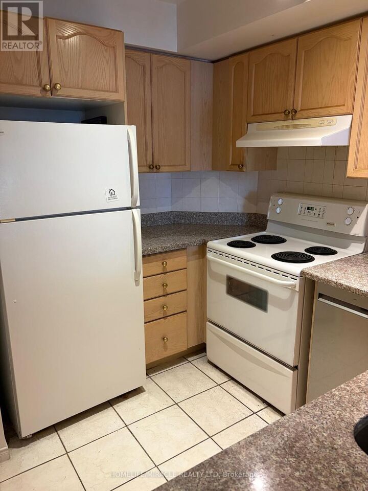 Property Photo:  909 Bay Street North 504  ON M5S 3G2 
