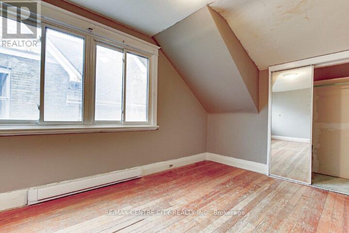 Property Photo:  781 Dufferin Avenue  ON N5W 3J9 