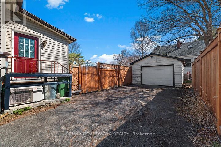 Property Photo:  417 Hilson Avenue  ON K1Z 6B9 