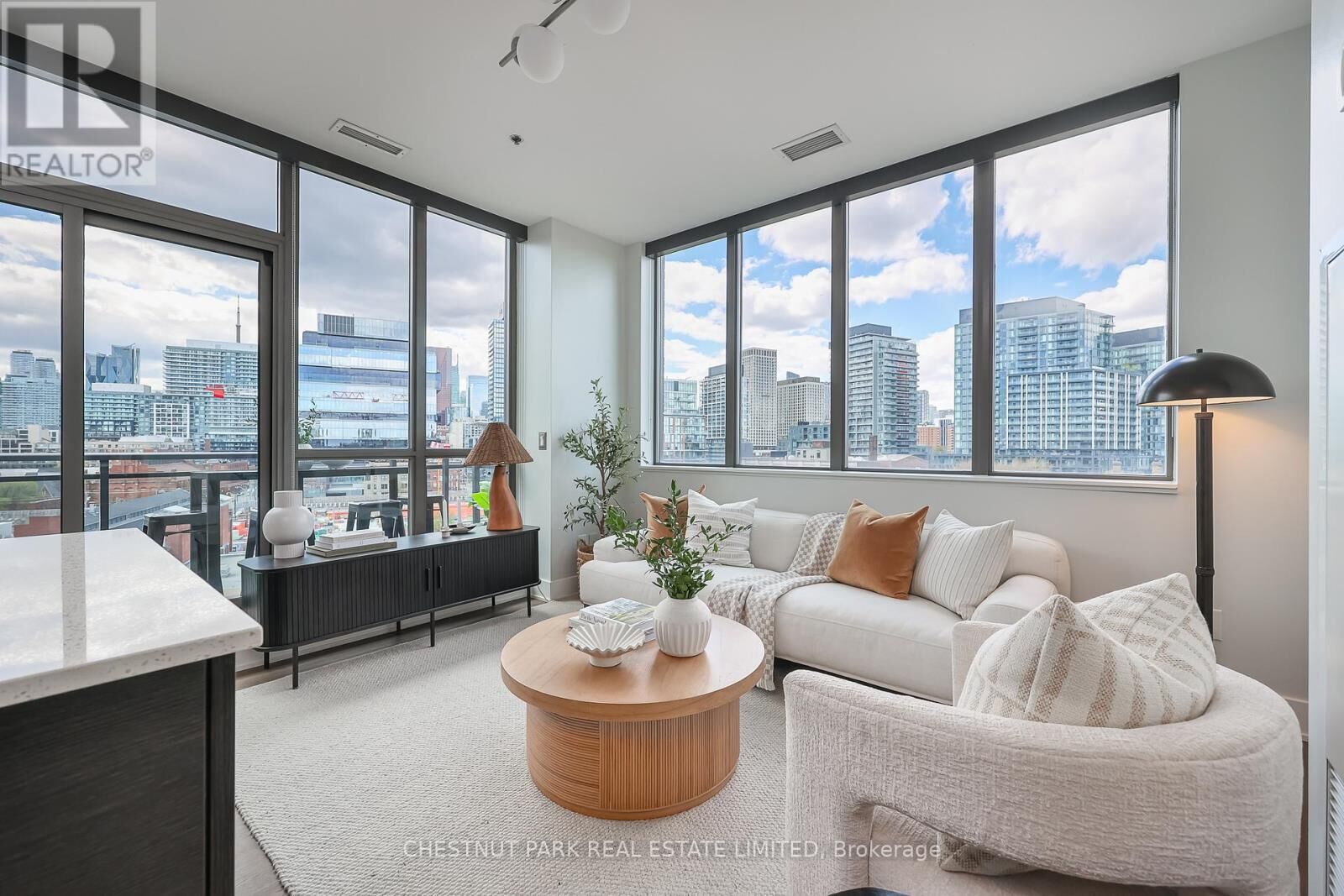 Property Photo:  90 Trinity Street 801  ON M5A 0E4 