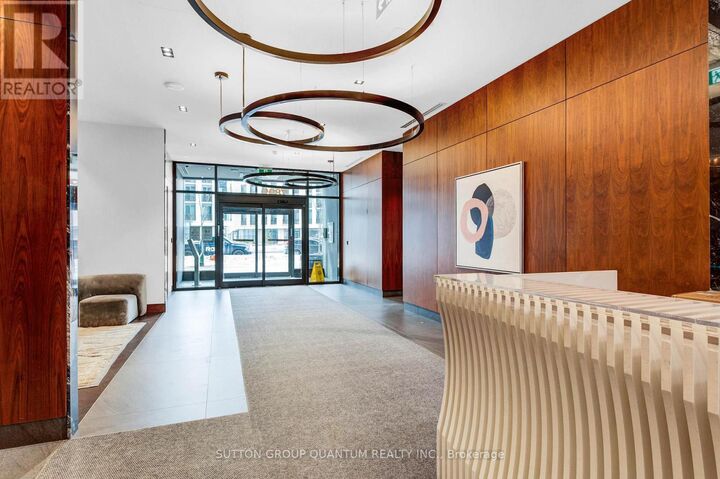 Property Photo:  7895 Jane Street 1712  ON L4K 0K2 