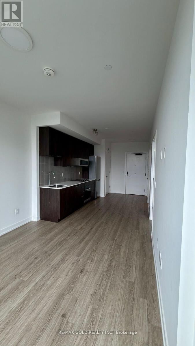 Property Photo:  2501 Saw Whet Boulevard 615  ON L6M 5N2 