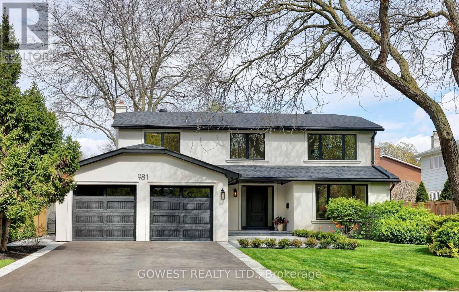Property Photo:  981 Valdese Drive  ON L5C 2Z5 