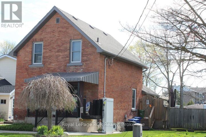 Property Photo:  1735 8th Avenue East  ON N4K 3C2 