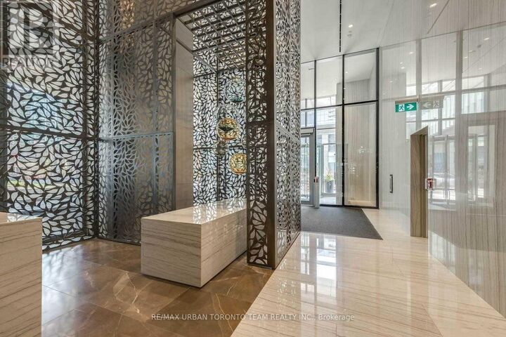 Property Photo:  88 Harbour Street 3906  ON M5J 0C3 
