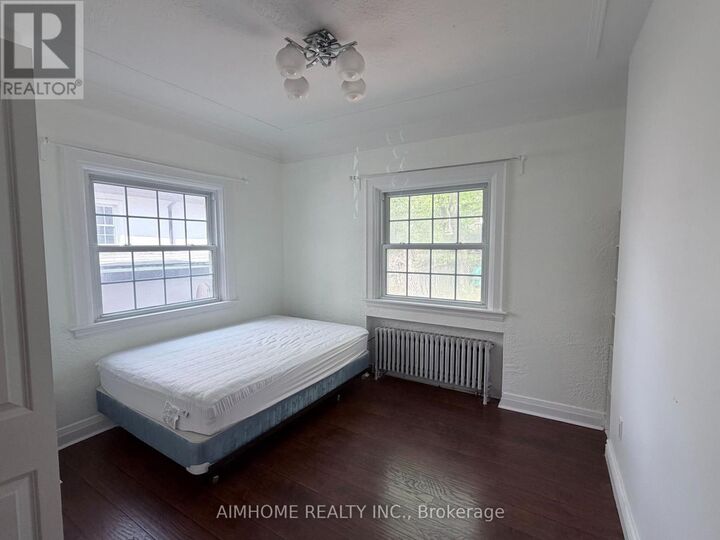 Property Photo:  110 Traymore Avenue  ON L8S 1R7 