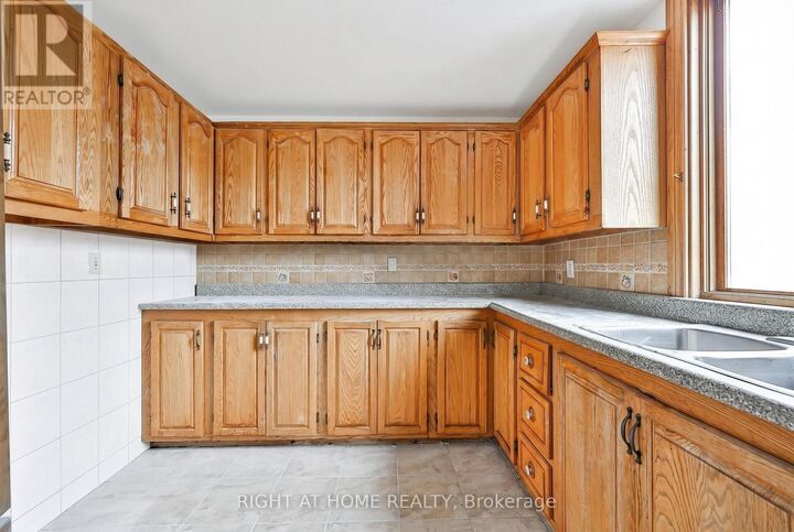 Property Photo:  446 Orano Avenue  ON L5G 2B9 