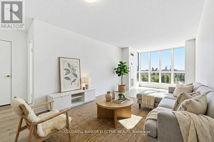 Property Photo:  2550 Lawrence Avenue East 815  ON M1P 4Z3 
