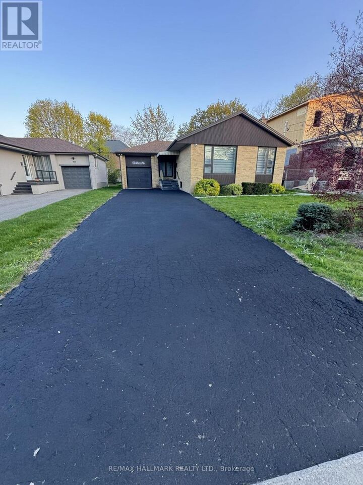 Property Photo:  185 Acton Avenue  ON M3H 4H6 