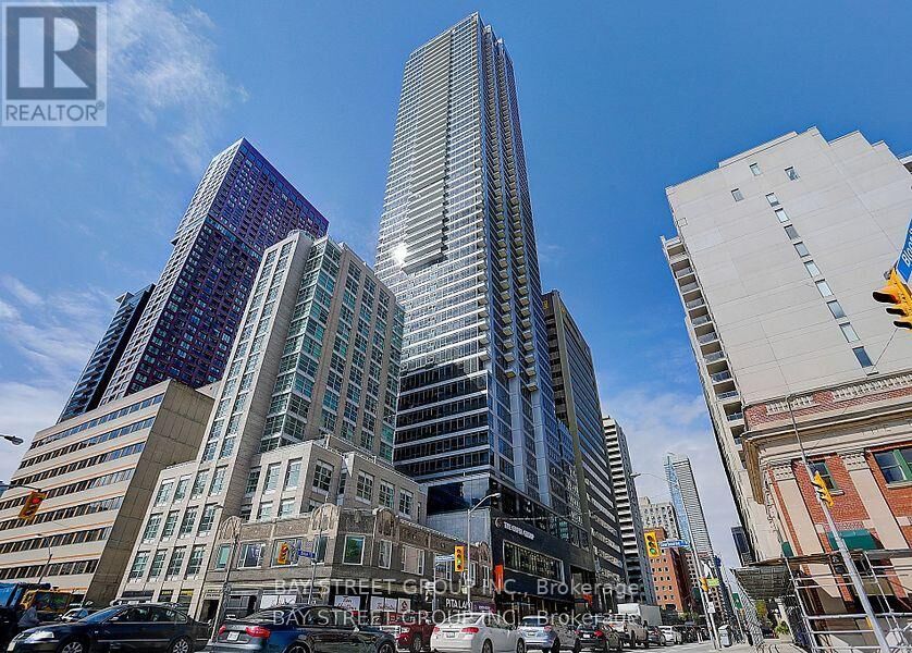 Property Photo:  395 Bloor Street East 2802  ON M4W 1H7 