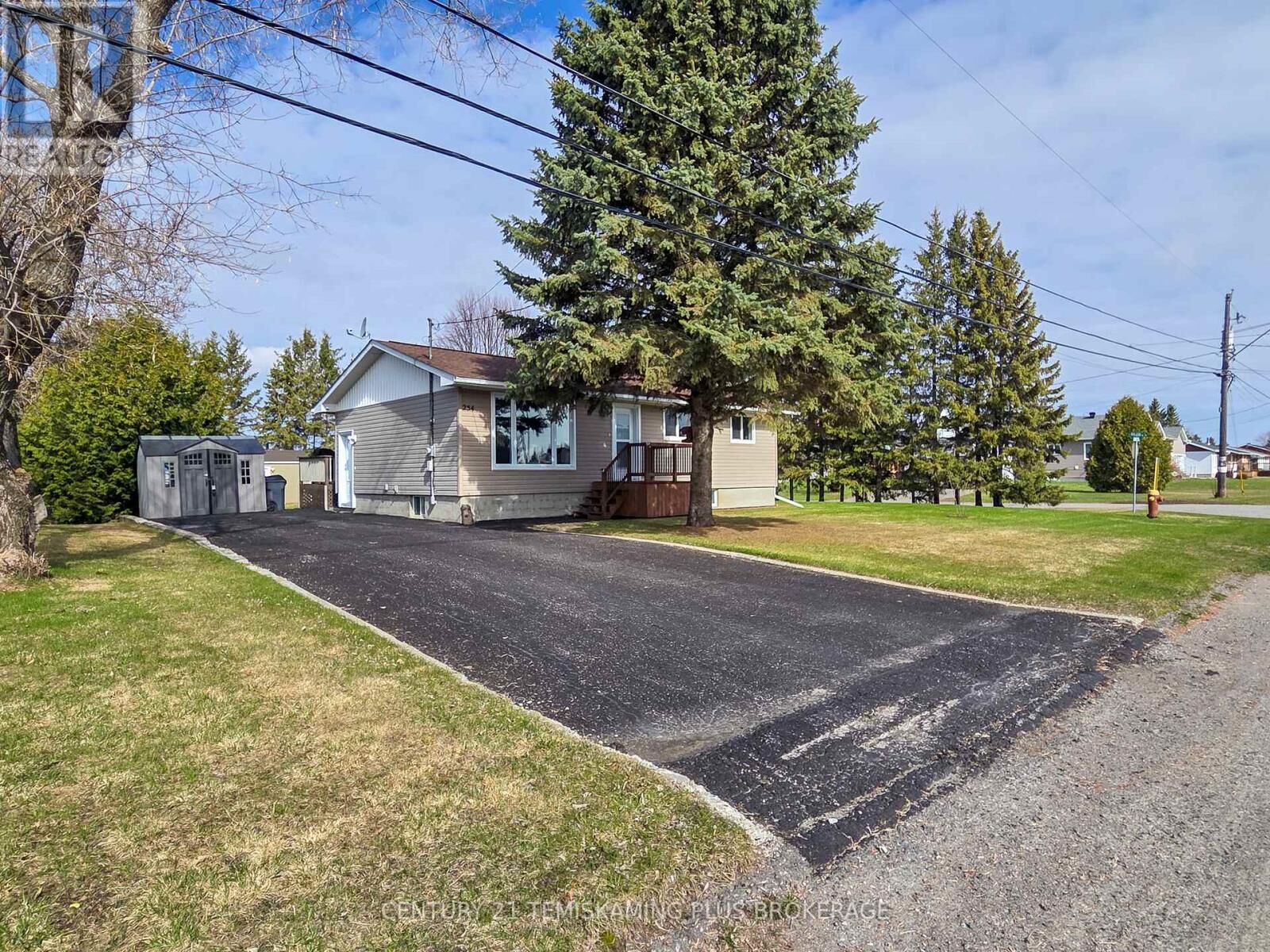 Property Photo:  254 Laurette Street  ON P0J 1P0 