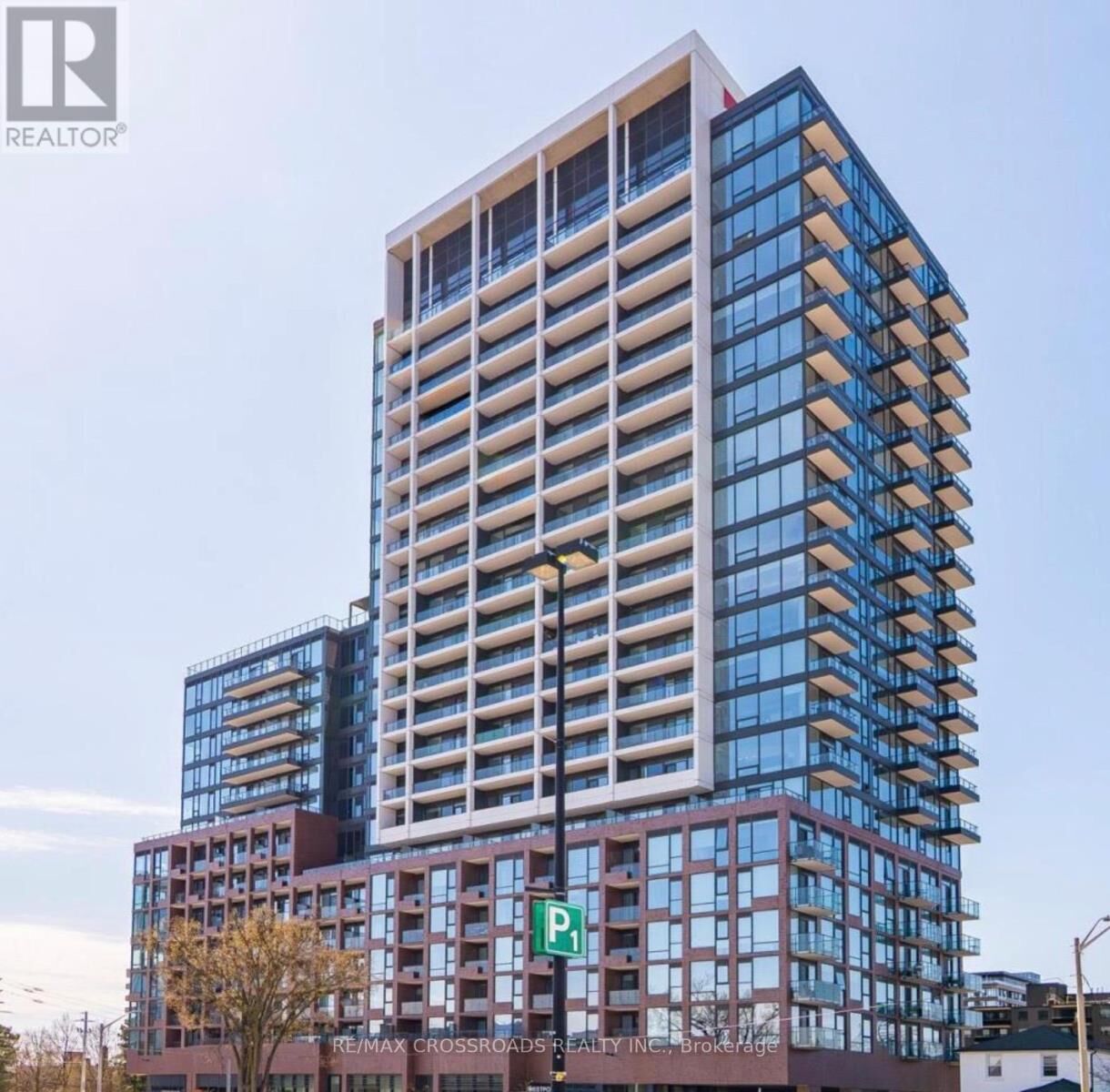 Property Photo:  28 Ann Street 1804  ON L5G 0E1 