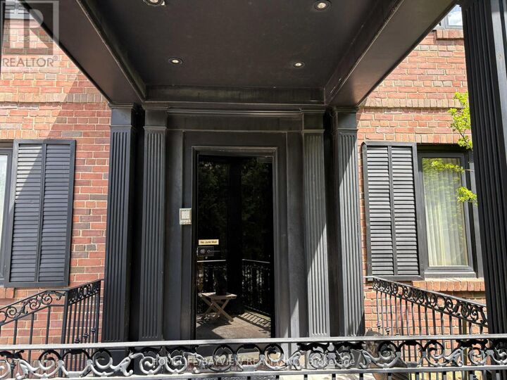 Property Photo:  15 Glen Rush Boulevard  ON M5N 2T4 