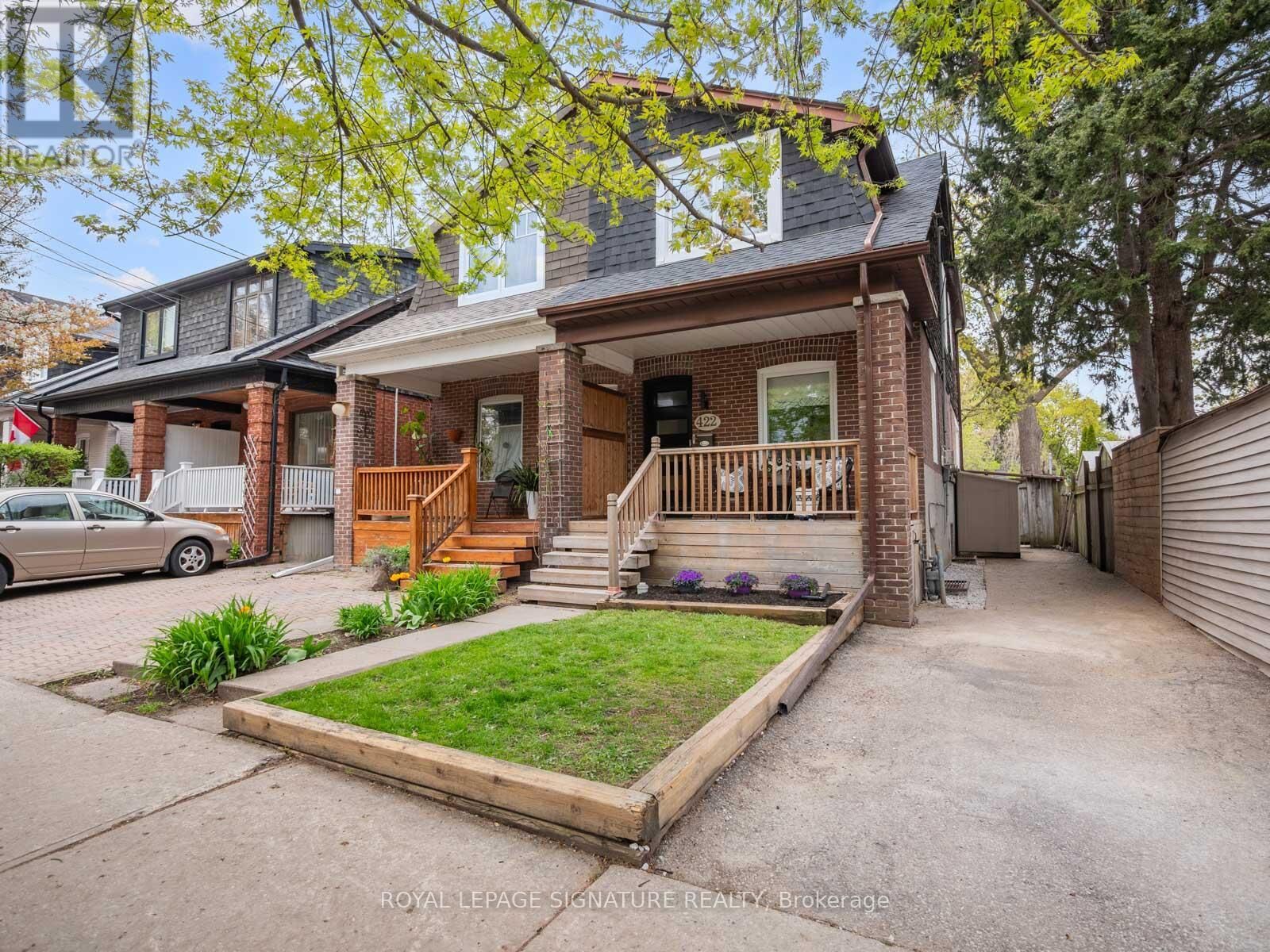 Property Photo:  422 Davisville Avenue  ON M4S 1H6 