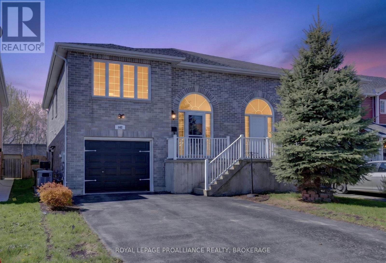 Property Photo:  182 Briceland Street  ON K7K 7L2 