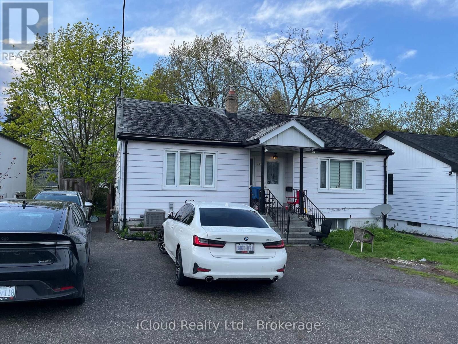 Property Photo:  104 East Steeles Avenue East  ON L3T 1A4 