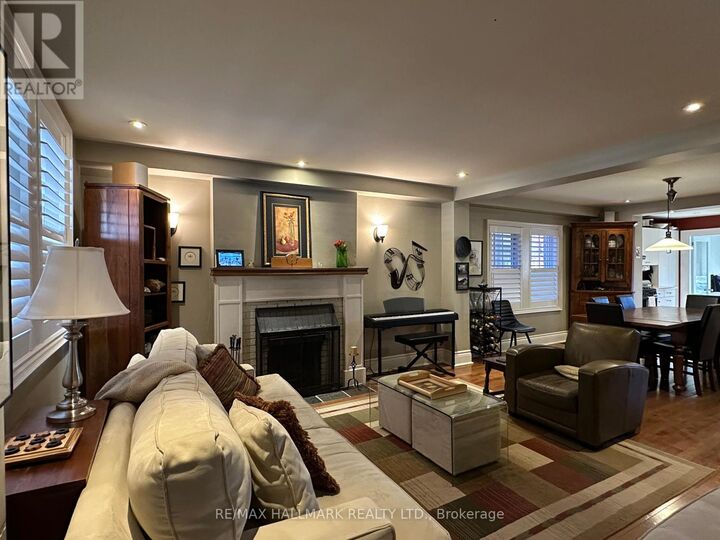 Property Photo:  145 Castlefield Avenue  ON M4R 1G6 