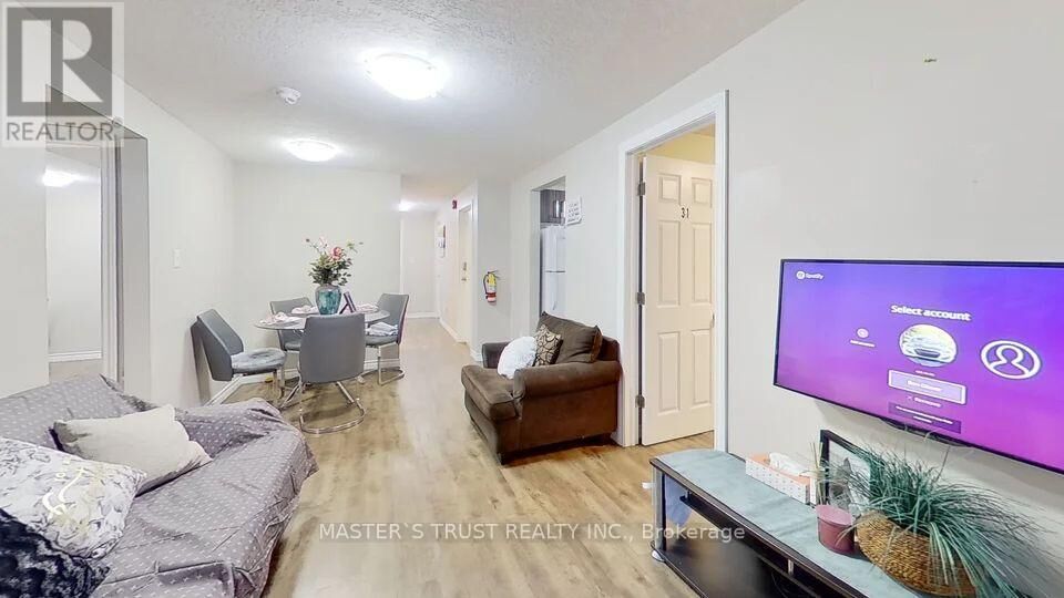 Property Photo:  117 Erb Street West Unit 4  ON N2L 1T6 