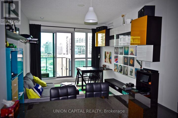Property Photo:  150 East Liberty Street 1803  ON M6K 3R5 