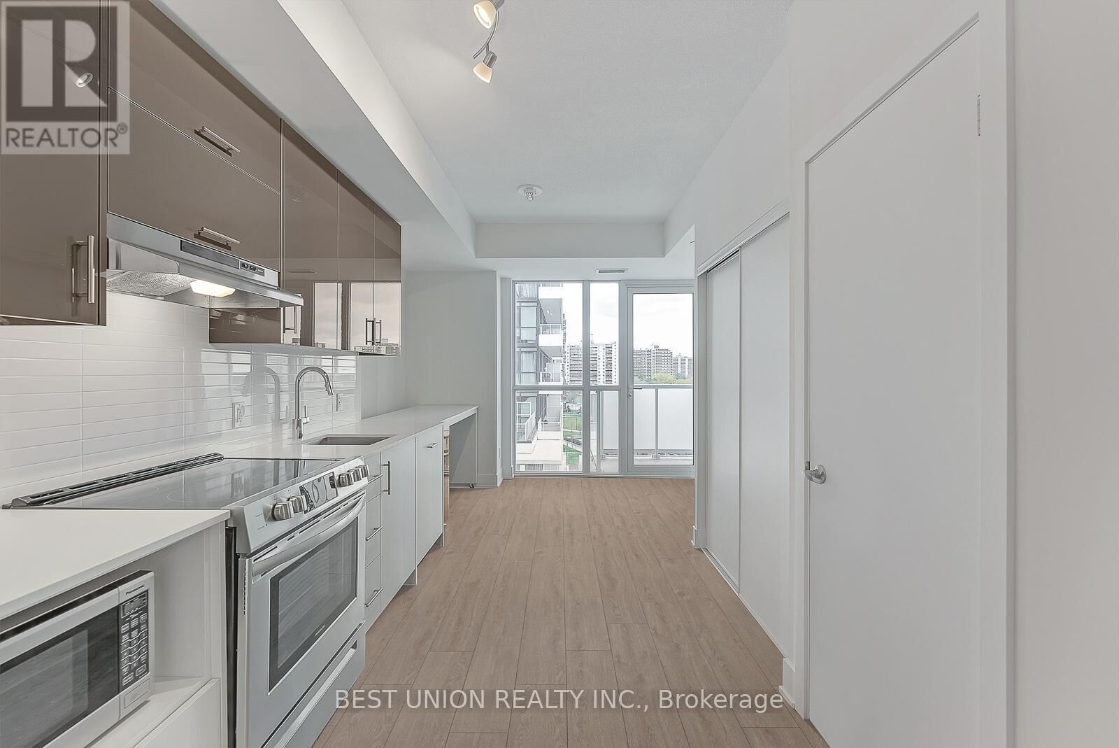 Property Photo:  188 Fairview Mall Drive 703  ON M2J 4T1 