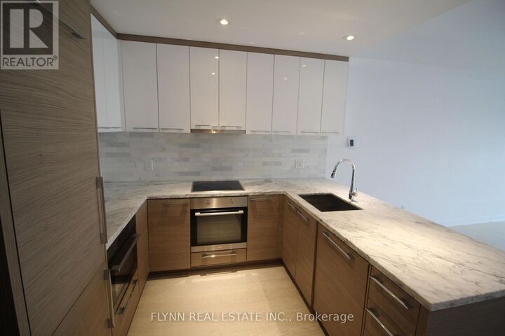 Property Photo:  488 University Avenue 3412  ON M5G 1V1 
