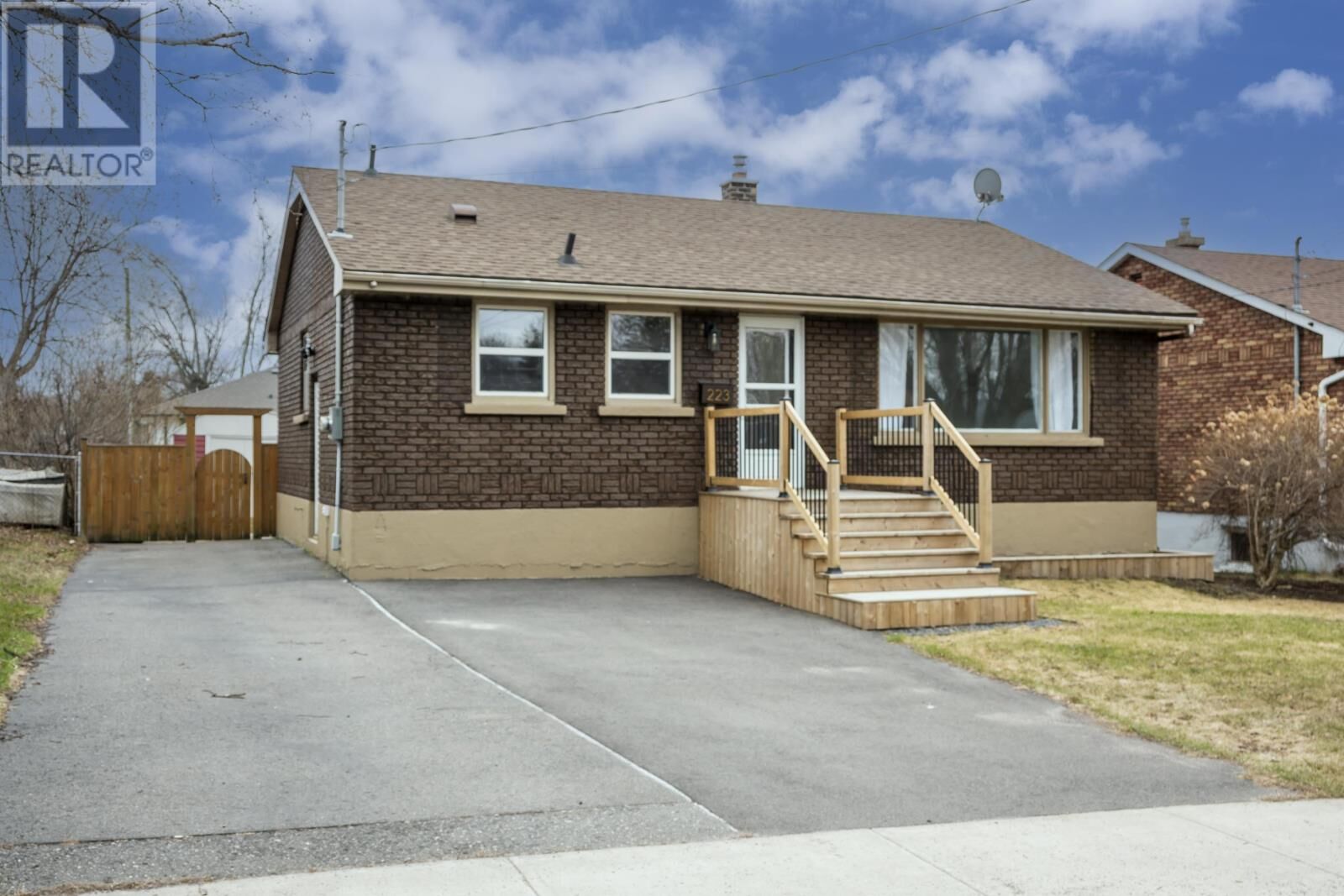 Property Photo:  223 Rockwood Ave  ON P7B 4K5 